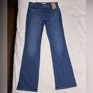 Levi's Women's 315 Shaping Bootcut Jeans in Blue Size 29 NWT